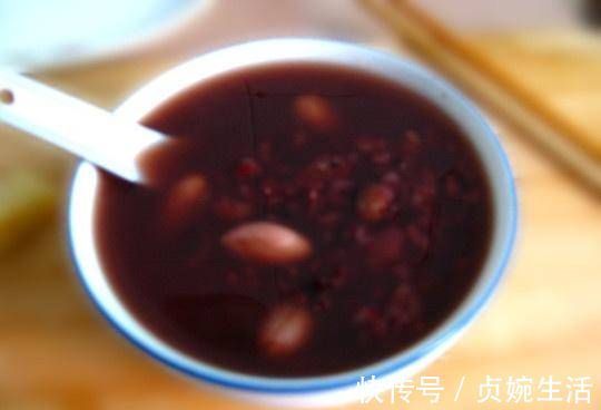 早餐常能为孩子们做这种粥,不仅好喝,而且健脾补血,是孩子们最爱吃的
