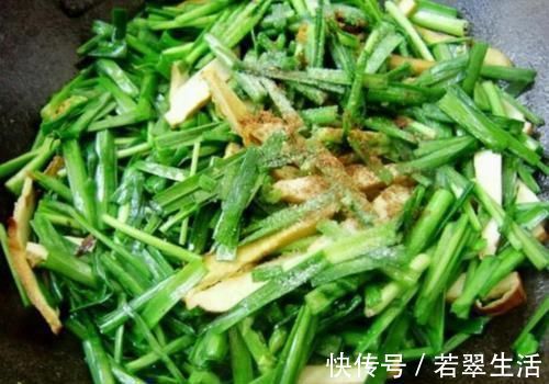 此菜被称为“清肠高手”,每天吃一盘,润肠排臭便,腰围变细2圈