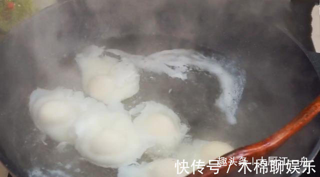 水煮荷包蛋，我只服这个做法，不散花不破皮，个个圆润又好吃