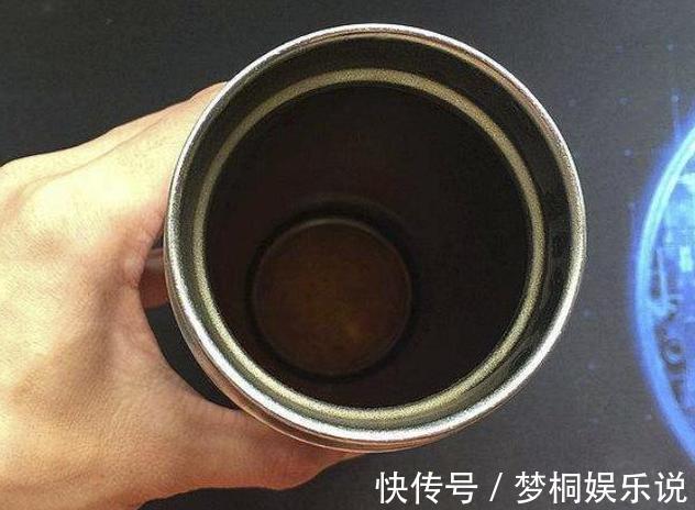 热水|央视多次曝光!保温杯变成“索命杯”,热水倒进去2秒就变成毒水