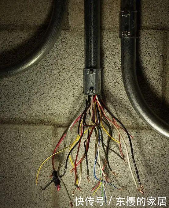 房子|为什么现在的房子电线都埋在墙里,老化了怎么办今天算长见识了