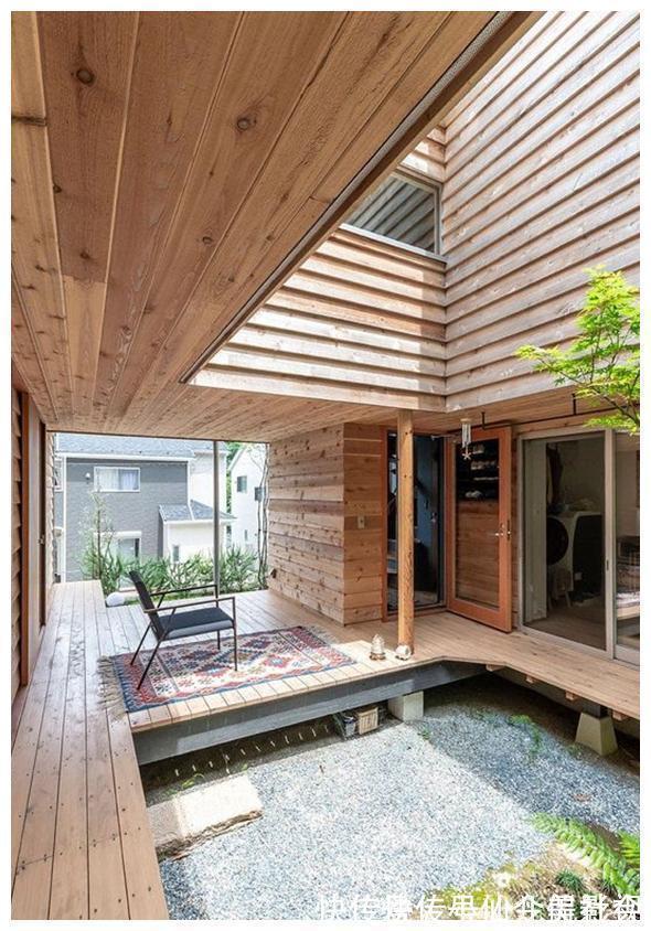 天井|学学她家的天井小院，下沉式设计再铺上防腐木，太休闲惬意了