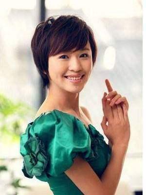 母亲|主持17年0失误,欧阳夏丹如今为何离开了《新闻联播》令人深思