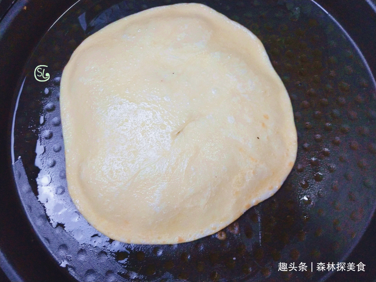 早餐|鸡蛋灌饼教你在家做，饼皮酥脆蛋鲜香，成本不到2块钱，太好吃了