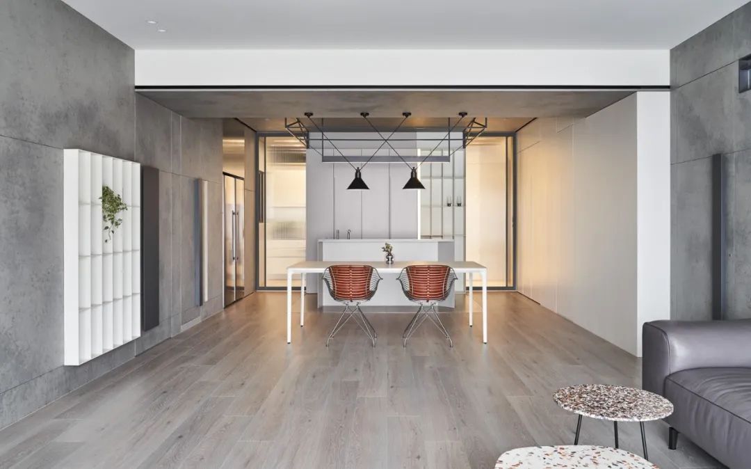 床尾处|100㎡简约工业风,低调安静的水泥灰,装出别样高级的美