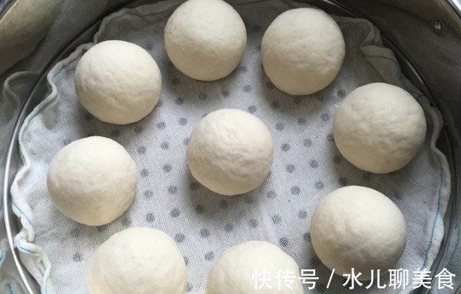 馒头|蒸馒头,不要只会放酵母,做好“4点”,馒头饱满不塌,暄软不硬