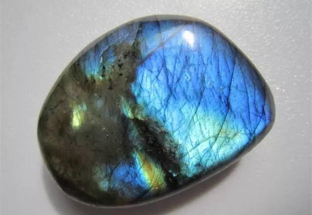 月光石 8种珠宝界特有的光学效应,又美又神奇,能认识一半都算行家啦!