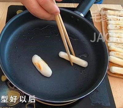 红糖糍粑,软糯香甜,外皮脆而不硬,糯叽叽的让人毫无抵抗力