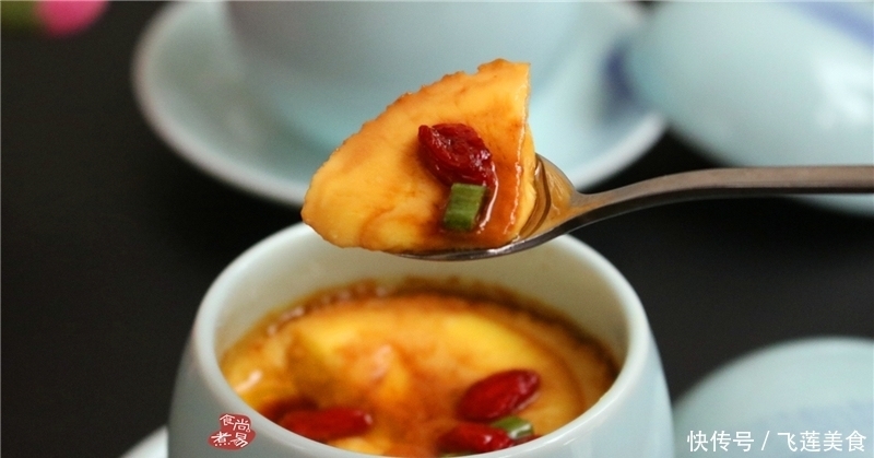 这样蒸鸡蛋羹,细腻嫩滑,滋补肝肾,老少皆宜,口感比布丁还好