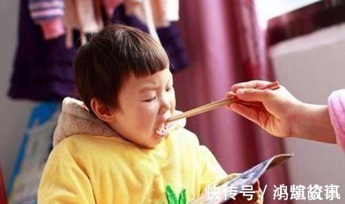 菜汤|儿科医生:这种常见辅食,看似喂饱孩子其实没营养,还会造成积食