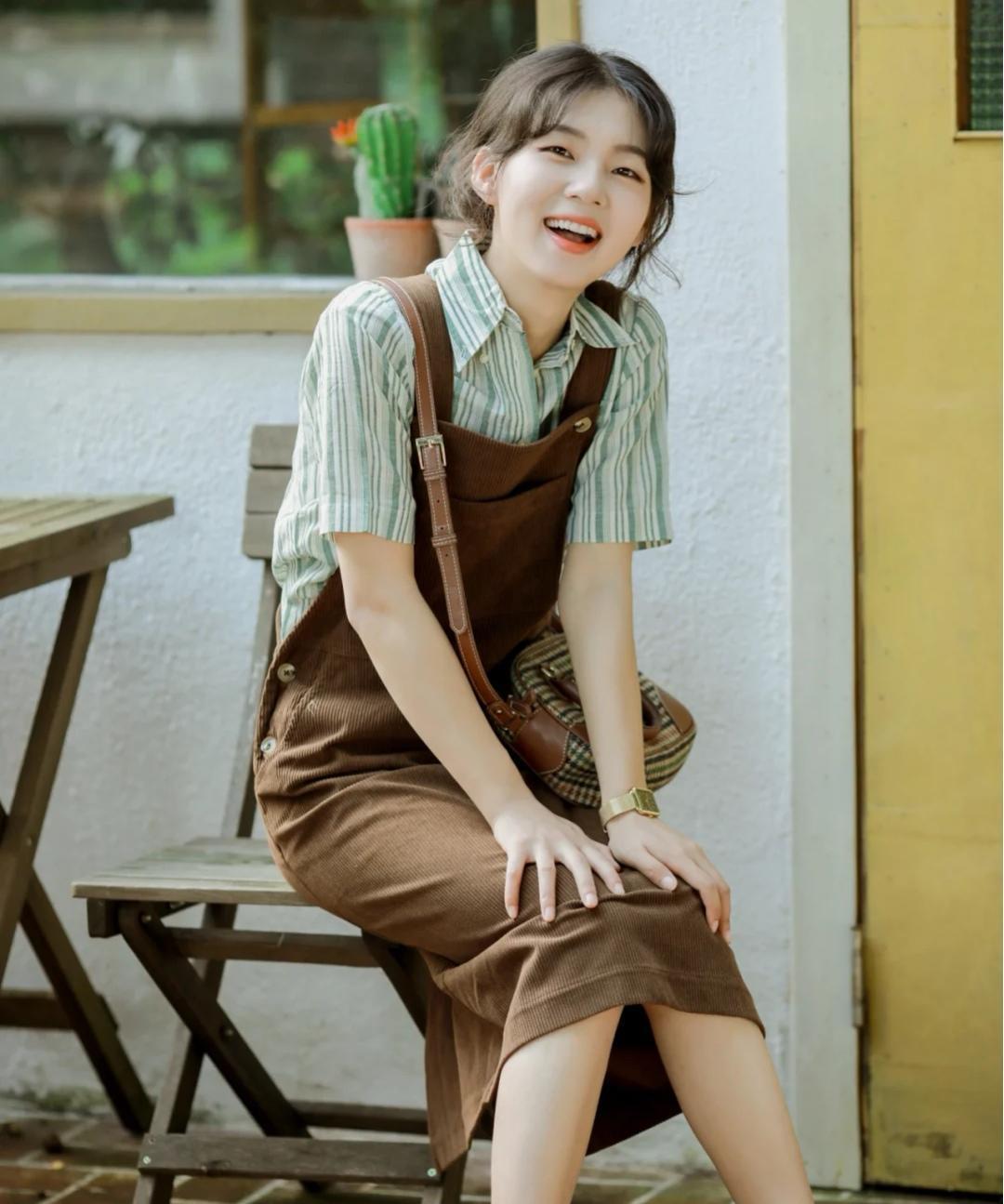 搭配|秋季,矮个子的搭配指南,白色衬衫搭配背带裤可甜可咸,显高显瘦