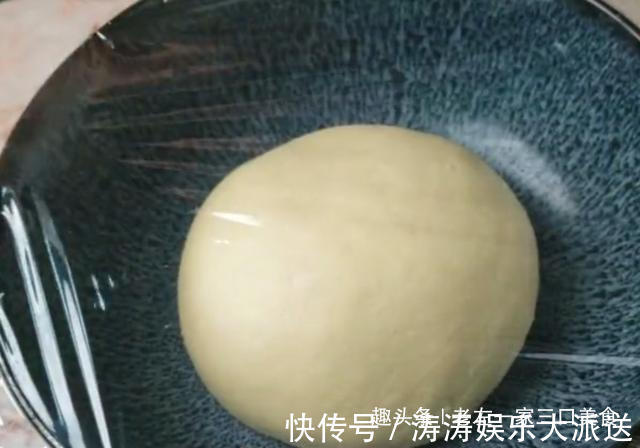 雪花梨|一个雪梨两个鸡蛋，教你意想不到的吃法，香甜美味，吃过念念不忘