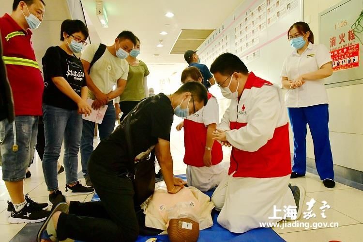 中心医院|【喜报】中国医院公益风云榜：嘉定区中心医院积极投身公益事业，久久为功