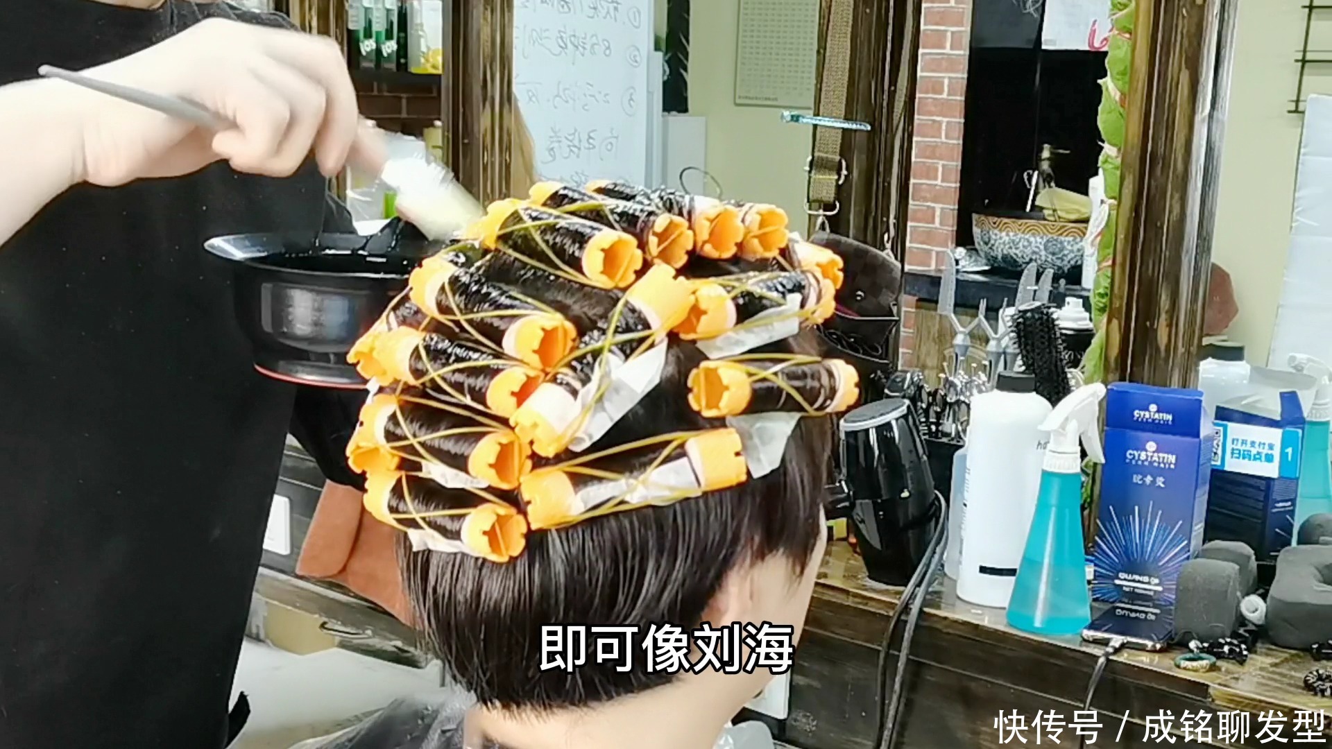 50岁女人短发这样做,发根蓬松烫+发尾纹理烫,减龄干练又显气质