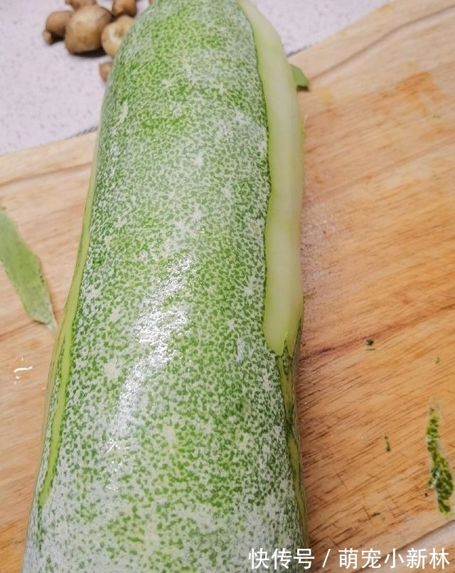 中餐厅:张亮用冬瓜煮汤不去皮?能喝吗?网友:他真的会做菜?