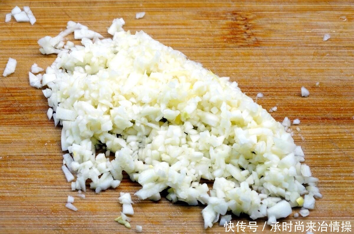 杏鲍菇|3个鸡蛋2个杏鲍菇,1周给孩子吃2次,补钙比大骨要强10倍