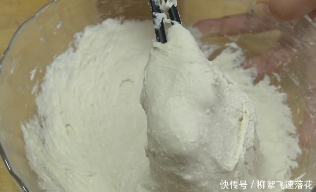 筷子|大米别只会煮饭了,加一把花生,筷子一搅,蓬松暄软,吃着像面包