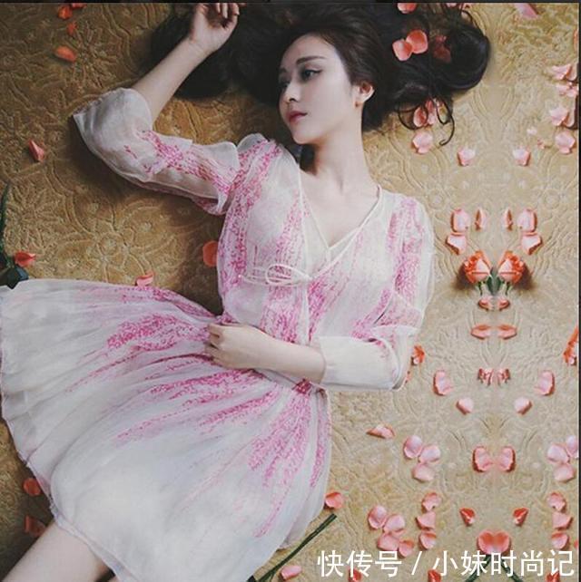 沙滩裙 好身材别不敢秀,这几款雪纺裙显瘦不庸俗