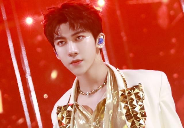 印小天和杜淳同台跳舞多尴尬,印小天想点评杜淳还得看金星的眼色