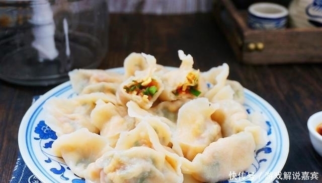 三伏天最爱这素馅饺子,鲜嫩可口,5块钱做一锅,比肉馅还受欢迎
