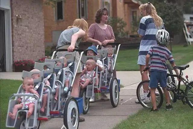 孩子|23年前,她顶着压力生下世界首例7胞胎,如今个个成材让人羡慕