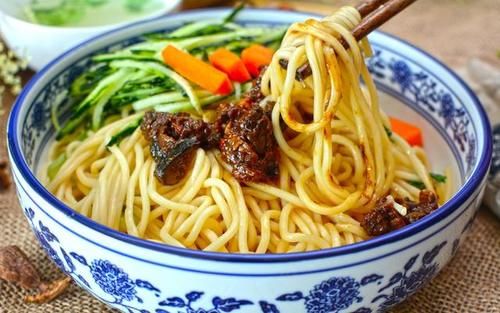 降血糖|多吃面条对“胰岛”不好？医生：若想降血糖，3种主食请撤下饭桌