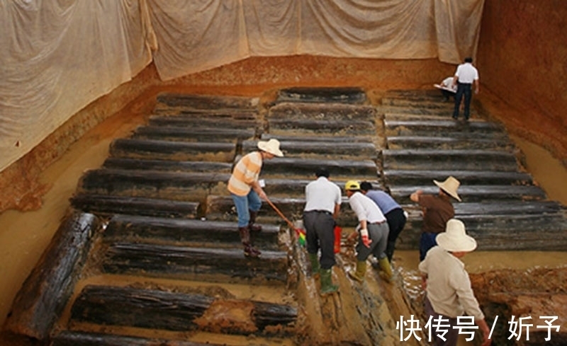 名门望族|江西古墓发掘46名少女赤身陪葬，打开棺木后，专家表示不愿相信