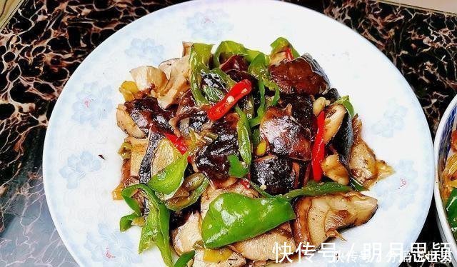 香菇片|看看我花1小时做的晚餐，成本10元钱，做了4道菜，全家吃得肚子圆