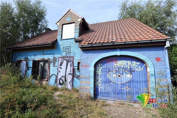 街头艺术@比利时杜尔镇“鬼城”变“涂鸦城” 吸引世界各地街头艺术家