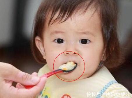 宝妈|1岁宝宝只吃保姆做的饭,宝妈好奇偷尝一口后,偷偷打电话报警