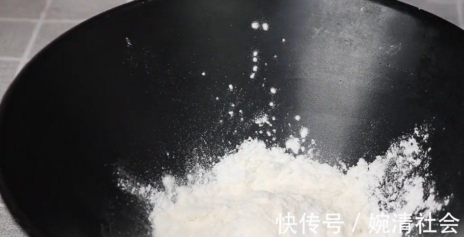 猪肉我家最爱这样吃，外酥里香，营养又解馋，一次做三斤都不够吃