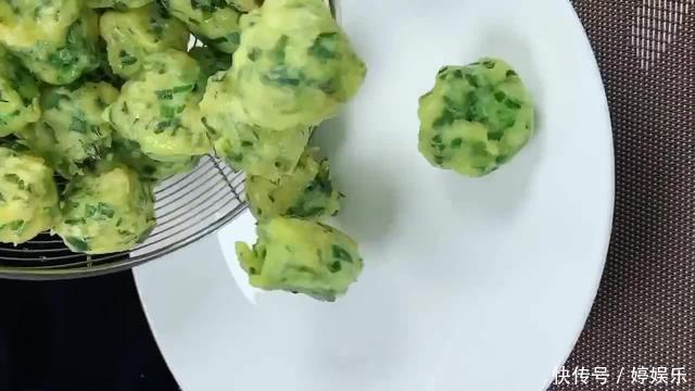 韭菜不要再炒着吃啦!试试炸韭菜丸子,外酥里嫩飘香四溢