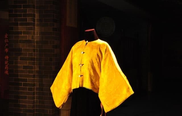 李鸿章|清朝有比黄马褂还要尊贵的衣服,在咸丰和同治两朝,只赏出去两件