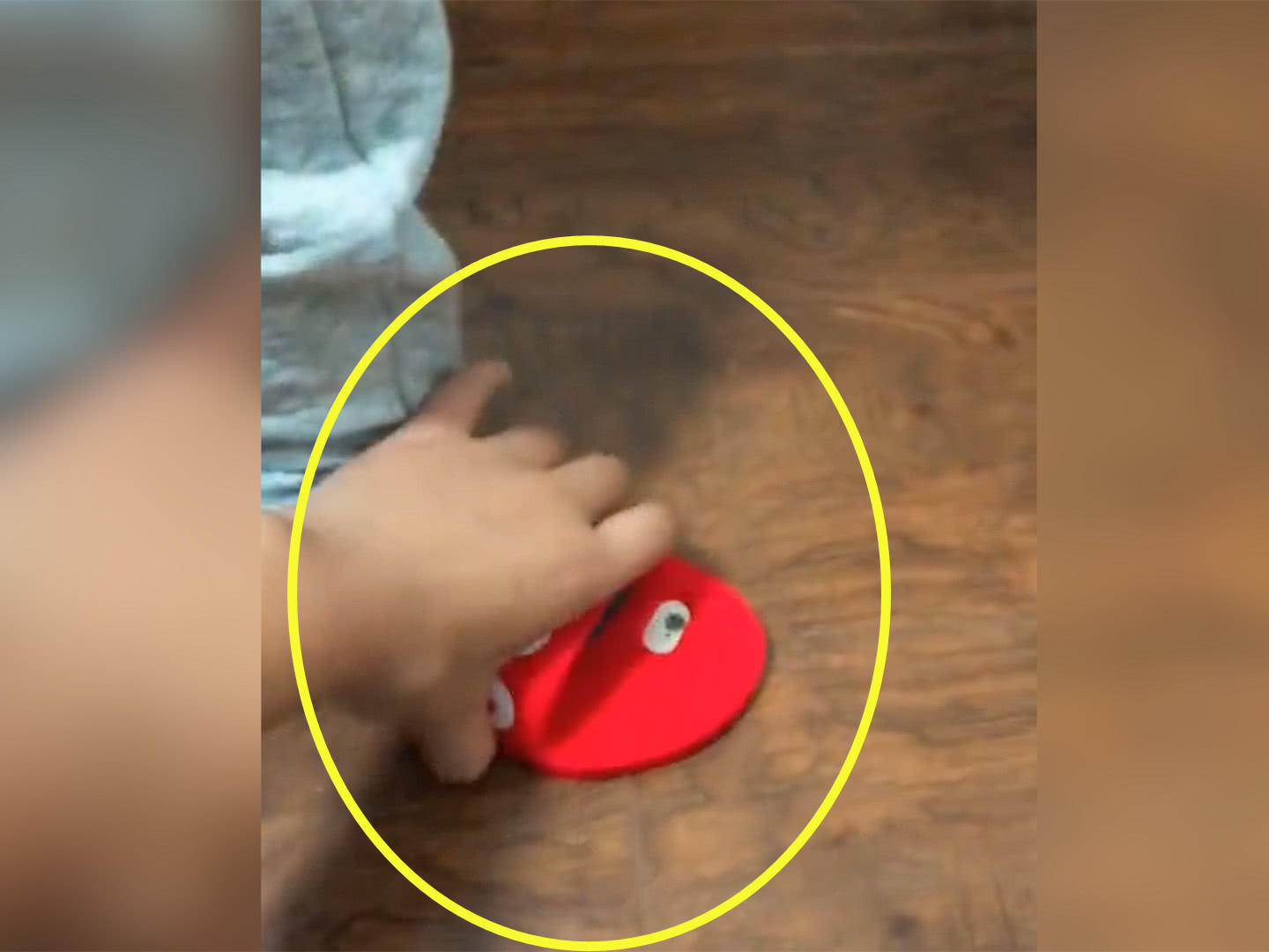 拖鞋|妈妈找了一天消失的手机,找到时哭笑不得,宝宝怪俺咯