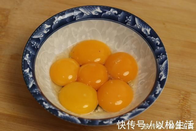 做法|鸡蛋不要炒着吃了,大厨教你不外传的做法,比大鱼大肉受欢迎