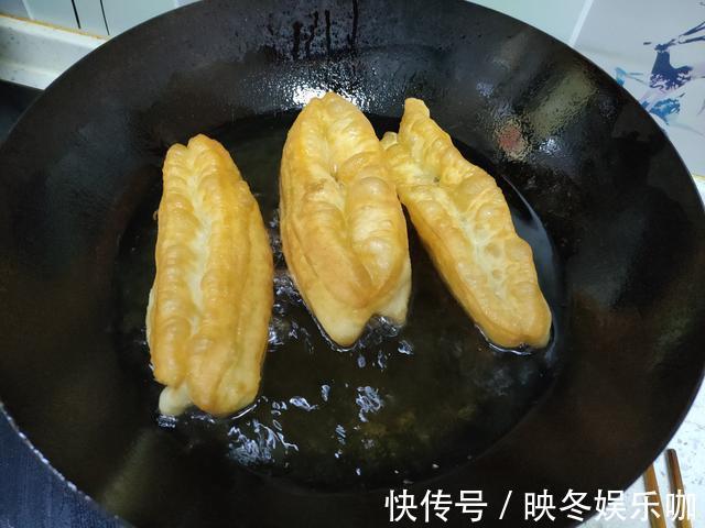 泡打粉|原来炸油条这么简单,掌握好“2111”配方比例,根根蓬松酥脆