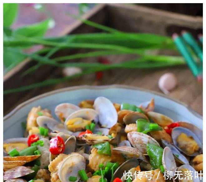 鸡翅|入秋后，这小海鲜最肥美，教你特色做法，鲜嫩入味，下酒又下饭！