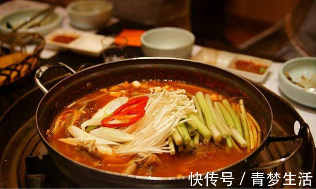 对联&一副600年前的上联,莫言对11字,有人觉得不及格,有人拍手叫好