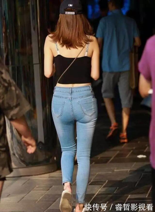 牛仔裤 自带时尚的牛仔裤,穿出十足女神范,有种欲说还休的美!