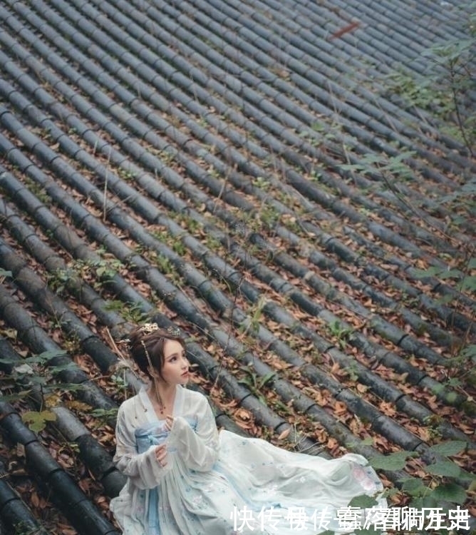 封建社会#在社会发展的现在,穿汉服出门会觉得怪异吗?你怎么看