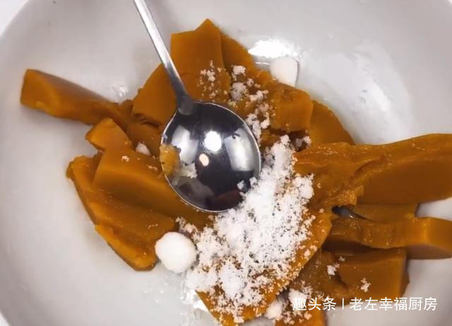 金黄诱人的南瓜糯米饼做法,注意这几个细节一次成功,香甜软糯