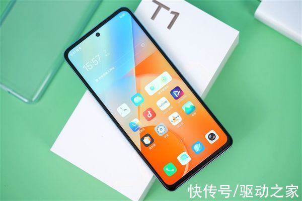 cpu|120Hz高刷+5000大电池 vivo T1电光青图赏