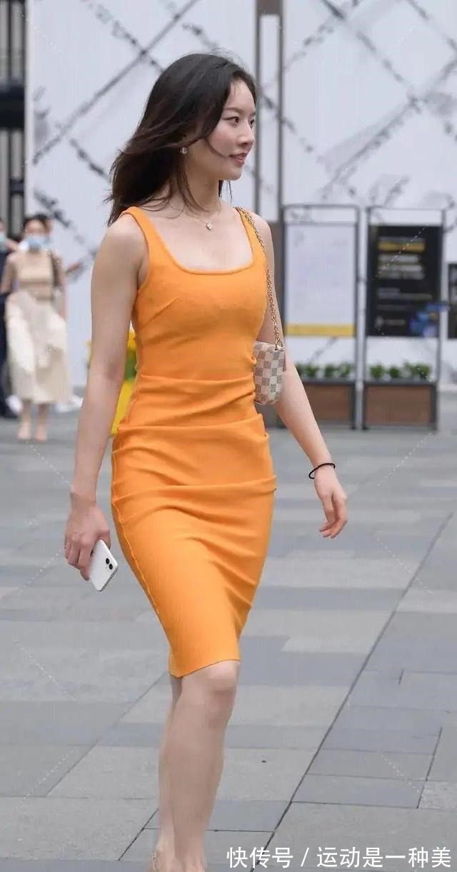 连衣裙 方领连衣裙高贵显成熟，时尚百搭还减龄，洒脱又撩人！