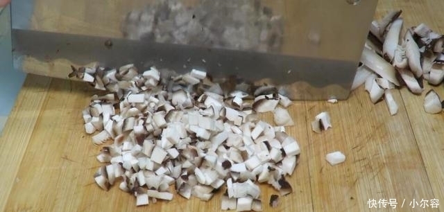 浓郁|想吃牛肉酱不用买,大厨教你秘制做法,酱香浓郁,方法超简单