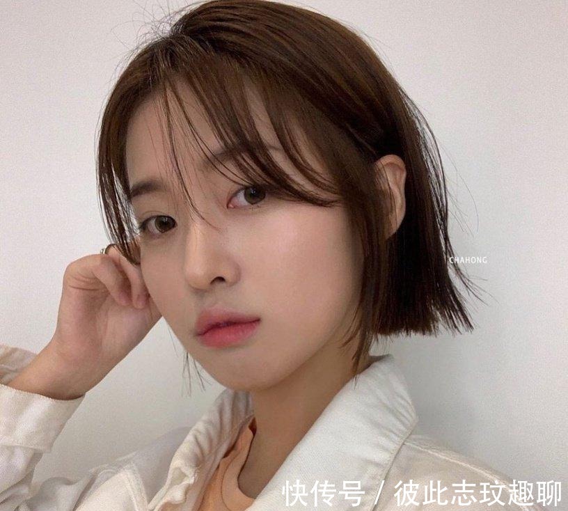 卷度|这4款初秋发型在韩国爆红,内层挑染显脸小,一刀切更性感有个性