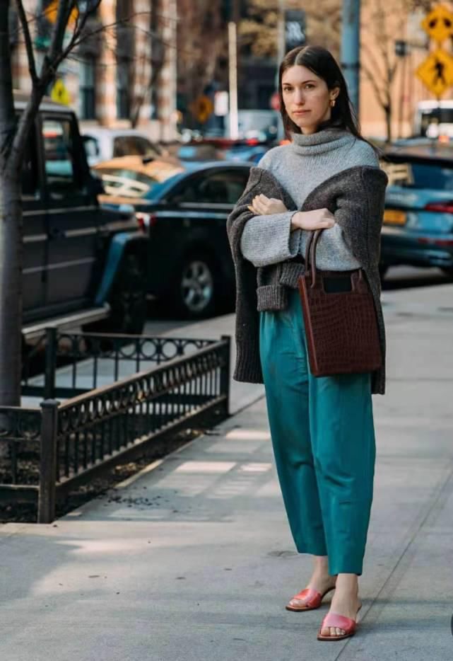 烟管裤搭配什么“鞋子”好看？建议选这4种鞋，时髦显瘦又显腿长