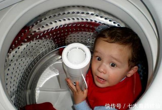 家长|爸爸洗衣服,却发现“儿子”在洗衣机里,打开洗衣机爸爸泪流满面