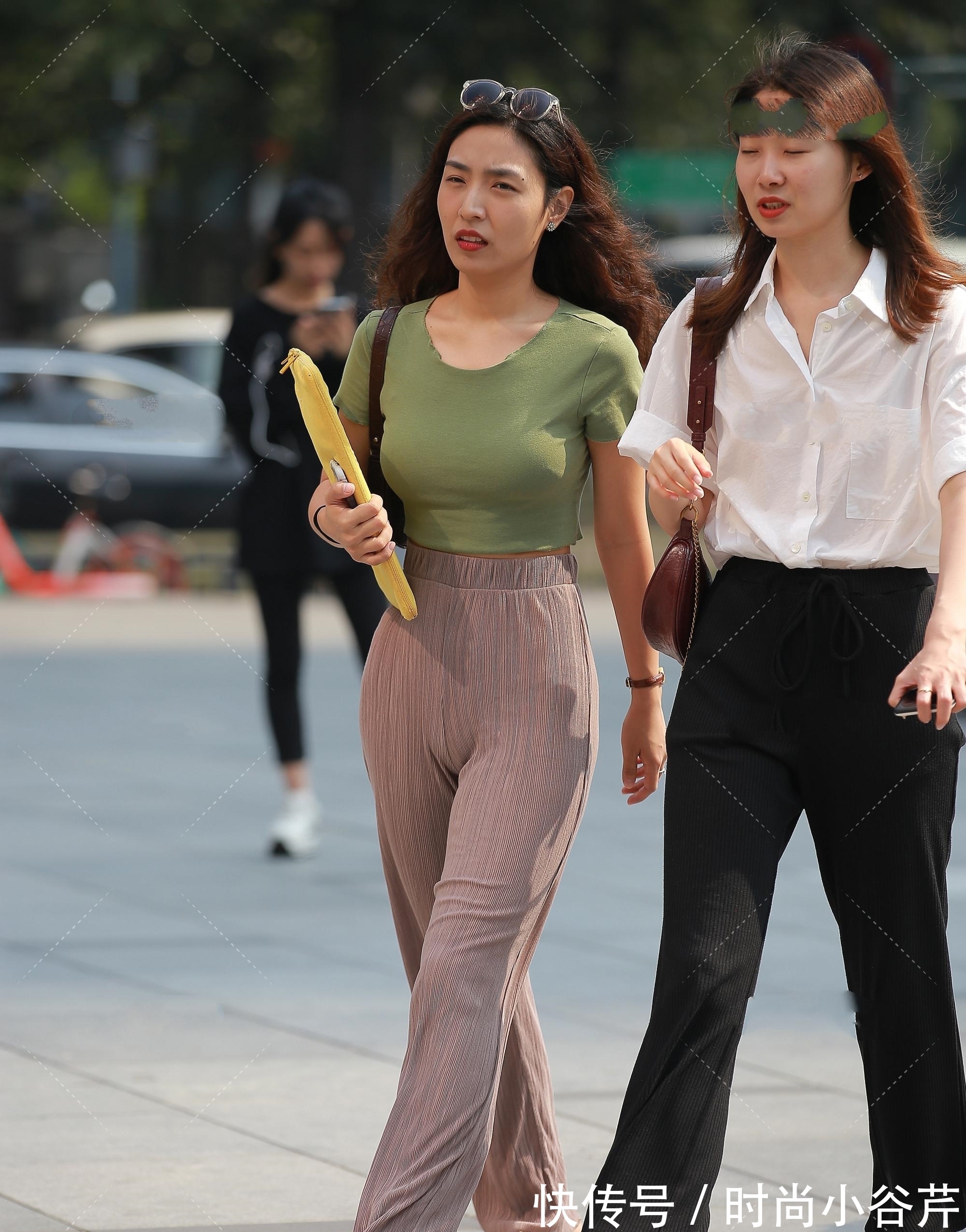 版型|浅咖色阔腿裤搭配抹茶绿短T恤,性感大气,成熟显气场