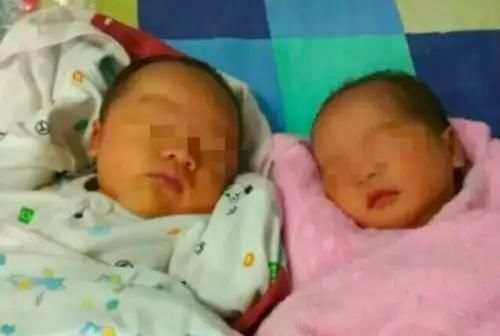 监控|双胞胎哥哥总在半夜哭醒,宝妈偷在房间安装监控,查看后崩溃痛哭