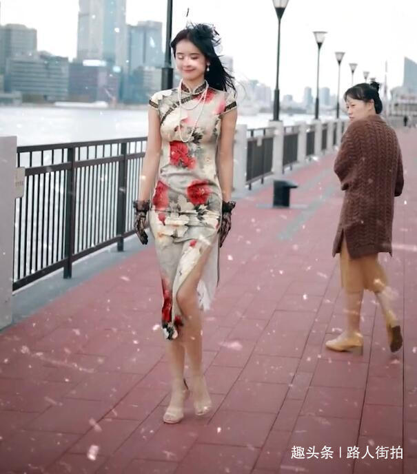 女神 雪景是的旗袍女神,极具东方女人的知性矜持